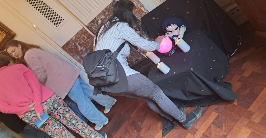 NAOstradamus de toekomst voorspellende robot