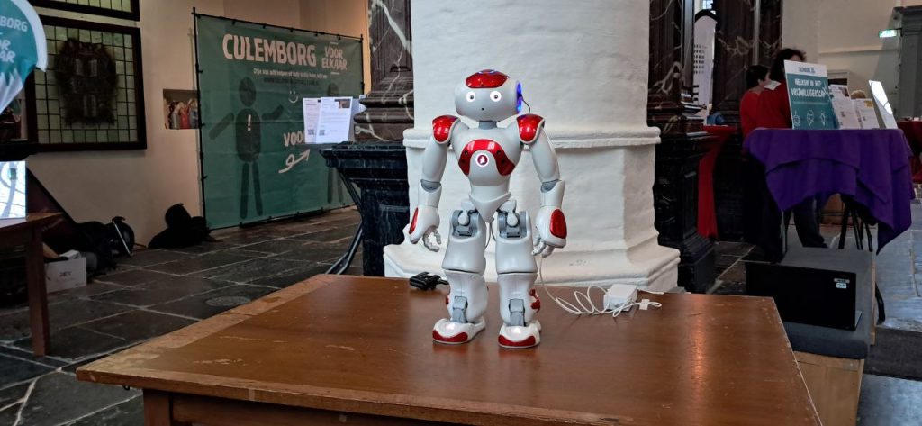 NAO robot om gasten te begroeten