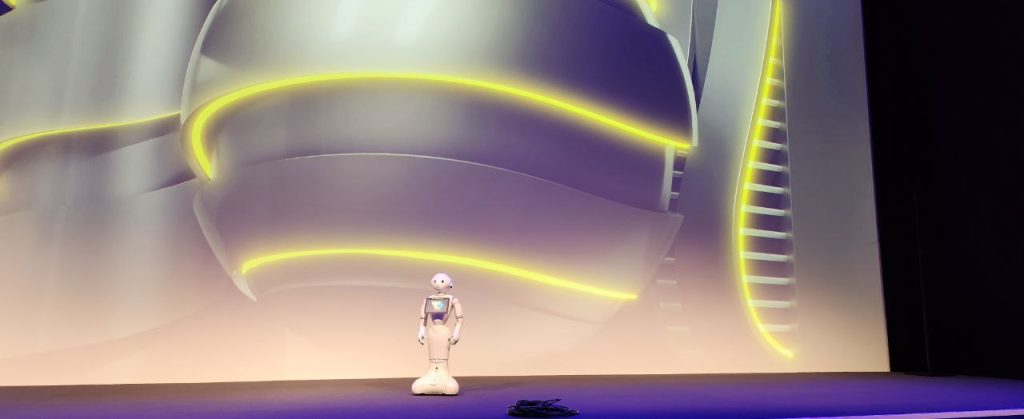 Keynote door Pepper robot